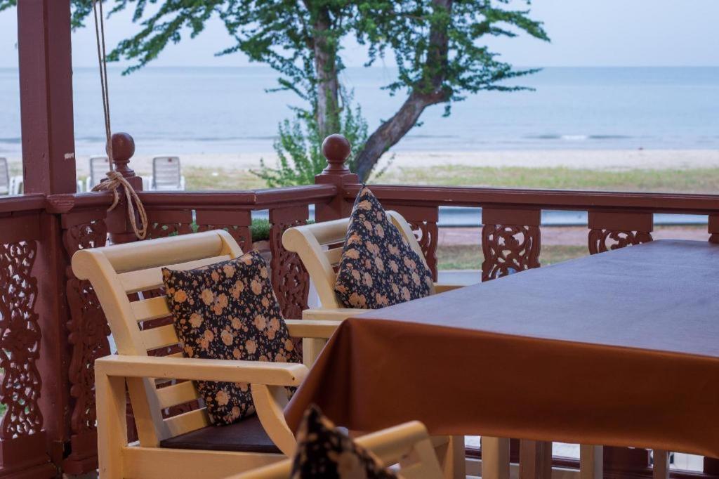 The Privacy Beach Resort & Spa Szamroijot Kültér fotó