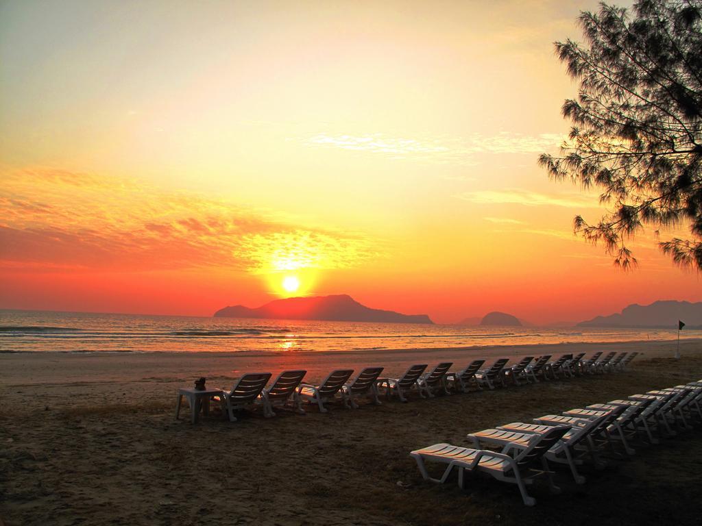The Privacy Beach Resort & Spa Szamroijot Kültér fotó